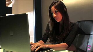 This super hot brunette got her cunt pounded hard in doggystyle