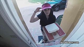 pizza delivery guy gets a blowjob for money