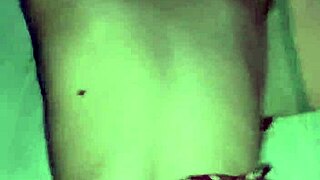 como me encanta cuando me ponen de perrito y me parten en dos con ese monster cock