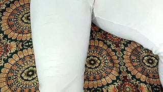 Indian Muslim College Girlfriend Gives Super Sexy Handjob To Desi Boyfriend With Moaning In Hindi