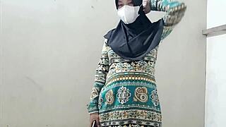 अपनी साली को क्वाइट हाउस फकिंग के लिए इनवाइट करें बेंट ओवर डॉगी!