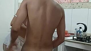 empregadinha linda seduziu patrão casado que comeu ela e gozou na boca