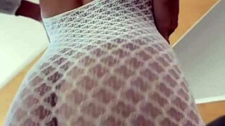 petite 18+ escort returns to dallas for a hot tryst