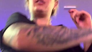 at the gym, got so hot i stripped to my bra, pussy sweating, feeling it?