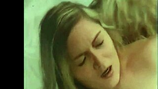 What happens in erotic condo 1975?