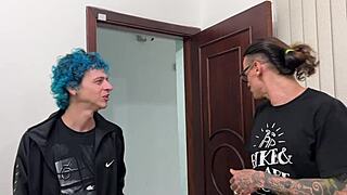 मेरे बॉयफ्रेंड के दोस्त ने मेरी चूत को कम से भरी और उसने सब देखा