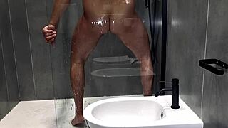 Asmr Matrigna Spia Figliastro In Doccia - Doccia Bollente Con Strusciamenti E Gemiti Sega In Doccia