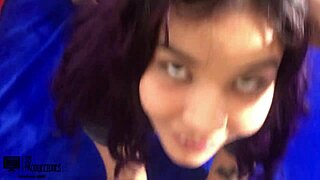 Me follo a mi hermanastro y se viene en mis nalgas.