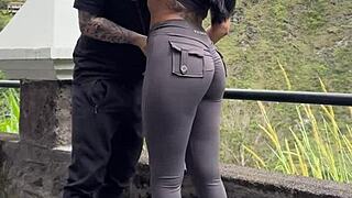 joven pareja caliente graba sexo en parque publico de medellin, final sale mal