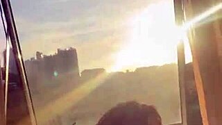 Casal Fode na Janela de Prédio para Vizinhos Verem?