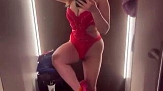 Public fucking and squirting in changing room