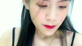 Em hotgirl viet, show off on livestream uplive!