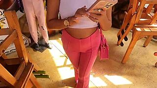 invito a la de tinder a comer y al final le cobro la comida con su coño