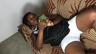 भ्रष्ट डॉक्टर मरीज को डॉगीस्टाइल में चोदता है