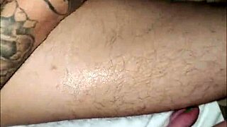 Slutty wife gives amazing handjob, wow! 😍