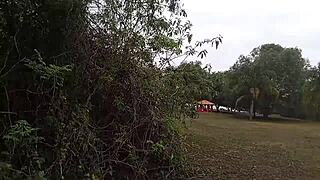 O Cara Pagou Pra Ver A Minha Buceta No Parque Ecológico Tive Que Entrar No Mato E Mostrar Pra Ele