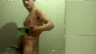 i go to the bathroom as a sexy amateur for masturbation