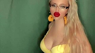 Hey, this is a music clip with a belly dancer in glasses and long nails