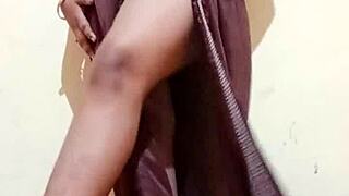 shilpa bhabhi shows her mature body