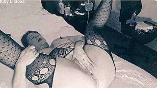 juicy rubii's got me so wet with her solo play