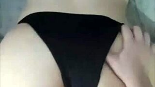 doña mary me da unos ricos sentones de jefa soltera desquiciada