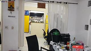 Esperou O Marido Sair Pra Jogar Sinuca So Pra Dar A Buceta Pro Vizinho