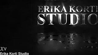 स्किनी बेबी रौसे रफ एनाल ट्रेनिंग लेती है फिस्टिंग टॉयज बॉल चाटना डीपथ्रोट और झड़ने तक