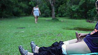 FAT WOMAN MASTURBATES ME OUTDOORS!