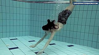 i'm flashing my bright tits underwater, getting everyone so turned on in the pool