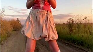 Elza Kom Performs Captivating Dance