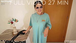 Aprilbigass shares chat content on web