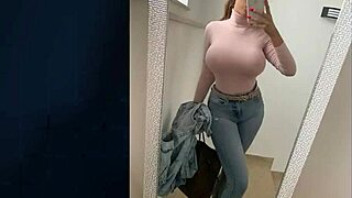 Huge boobs on this sexy bbw milf make her the perfect chubby wife with massive tits ready for action.