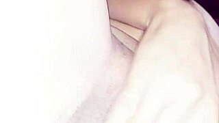 Me Dió Con Todo Metiendo Sus Dedos Dentro De Mi Pequeña Vagina