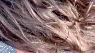 On the balcony, sucking and giving up the pussy outdoors