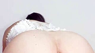 oh wow, look at this slutty colombian latina stepmom with giant cameltoe in leggings masturbating wildly for you