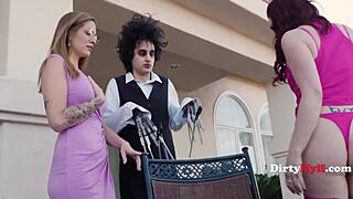 Edward Plants His Long Thumb In Two Hot Thirsty Cougars Jessica Ryan Annie King Elias Cash