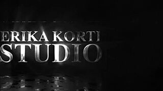 Experience an exciting group adventure with Violet and Daniela Ortiz as they team up in a dynamic session against five participants EKS627.