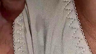 Xoa hột le with my Asian girlfriend and her friend.