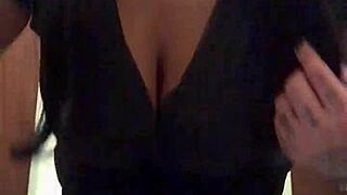 Watch Angel Lima masturbate in the shop with a plug in her ass!