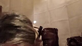 Esclave F Lèche Bottes In Bdsm Slave Humiliation Scene