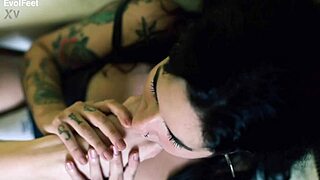 imagine sexy alt girls worshipping and licking my feet in sneakers or barefoot teasing.