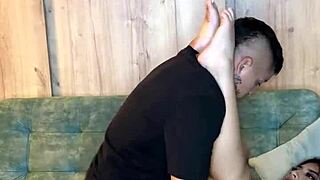 mi vecina me sorprende el día de mis cumpleaños con un encuentro hot en el gym al aire libre 😏💦