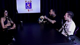 Prefer pau that makes her cum with Elisa Sanchez chatting about sucking pussy and family 😏