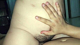 वाह, ये 18+ कॉलेज बेब की गीली चूत को पहली बार रोलप्ले में टैबू क्रीमपाई मिला