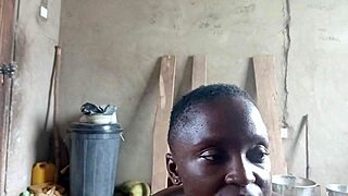 Just met a stranger at ghetto while getting smoke and ended up sucking him 😲🍆