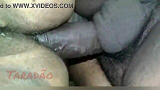 Enchendo o cu da puta de porra