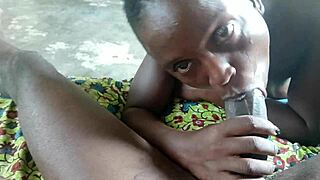 Just met a stranger at ghetto while getting smoke and ended up sucking him 😲🍆