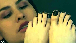 come watch me cummin with my pretty feet all tickled up