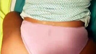 बड़े चूचों वाली अरेबिक रंडी घरेलू पत्नी पति से डर्टी टॉक होममेड में क्रिम्पाई लेती है!