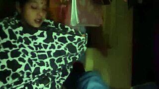 देसी गांव भाभी सेंसुअल ब्लोजॉब देकर लंड चढ़ी एक्स्टसी में चीखी